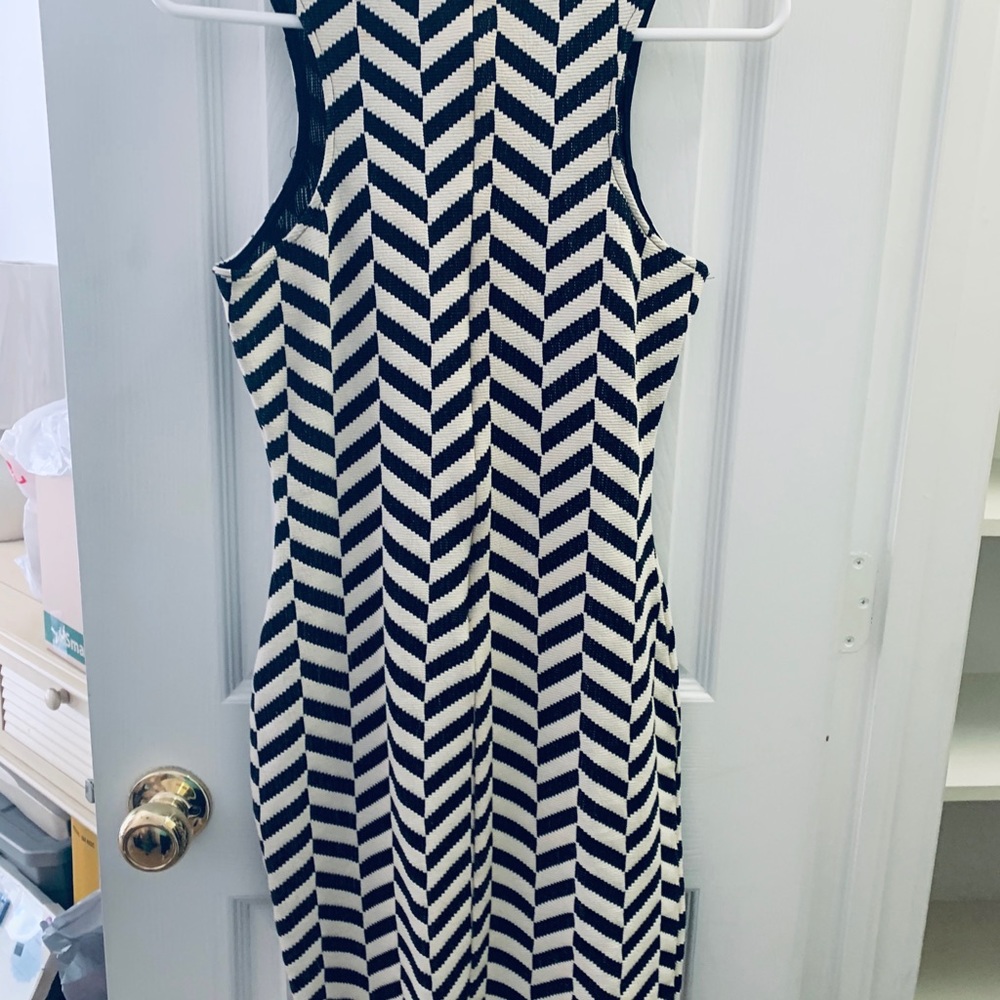 NEW zig zag stripped midi dress